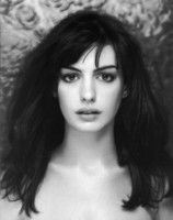 Anne Hathaway Longsleeve T-shirt #1504361