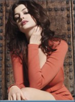 Anne Hathaway Longsleeve T-shirt #1511634