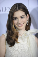 Anne Hathaway Longsleeve T-shirt #1923039