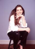 Anne Hathaway Longsleeve T-shirt #2006527