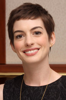 Anne Hathaway Longsleeve T-shirt #2222844