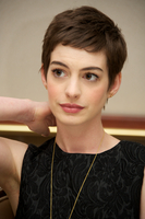 Anne Hathaway Sweatshirt #2222847