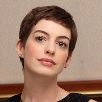 Anne Hathaway Sweatshirt #2222851