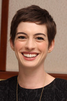 Anne Hathaway Longsleeve T-shirt #2222854