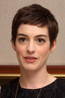 Anne Hathaway Longsleeve T-shirt #2222867