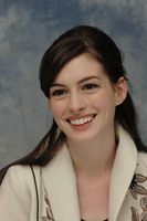Anne Hathaway Longsleeve T-shirt #2229824