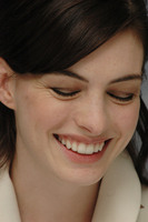 Anne Hathaway Longsleeve T-shirt #2229828