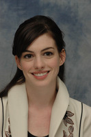 Anne Hathaway Longsleeve T-shirt #2229835