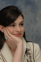 Anne Hathaway Sweatshirt #2229837