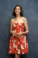 Anne Hathaway Longsleeve T-shirt #2234093