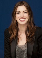 Anne Hathaway Sweatshirt #2246221