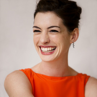 Anne Hathaway Longsleeve T-shirt #2246291