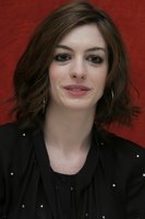 Anne Hathaway Longsleeve T-shirt #2289923