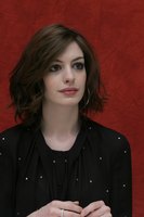 Anne Hathaway Longsleeve T-shirt #2289927