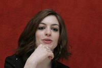 Anne Hathaway Longsleeve T-shirt #2289929