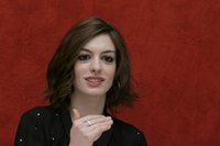 Anne Hathaway Longsleeve T-shirt #2289934