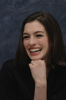 Anne Hathaway Sweatshirt #2289935