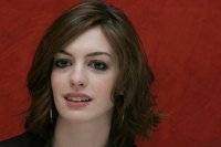 Anne Hathaway Longsleeve T-shirt #2289946