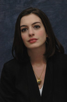 Anne Hathaway Longsleeve T-shirt #2289947