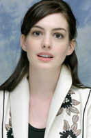 Anne Hathaway Longsleeve T-shirt #2289956