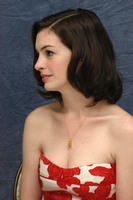 Anne Hathaway t-shirt #2289964