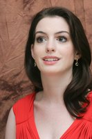 Anne Hathaway Longsleeve T-shirt #2290058