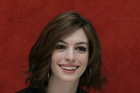 Anne Hathaway Longsleeve T-shirt #2290072