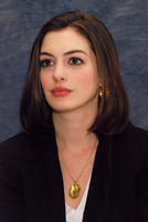 Anne Hathaway Longsleeve T-shirt #2317629