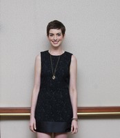 Anne Hathaway Longsleeve T-shirt #2329833