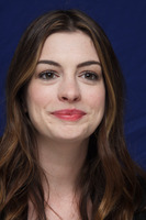 Anne Hathaway Sweatshirt #2355227