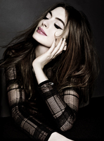 Anne Hathaway t-shirt #2386677