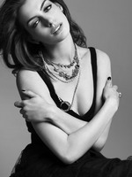 Anne Hathaway t-shirt #2386680