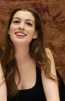 Anne Hathaway Sweatshirt #2390340