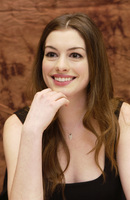 Anne Hathaway Sweatshirt #2395312