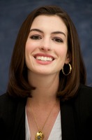 Anne Hathaway Sweatshirt #2410372