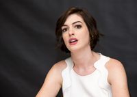 Anne Hathaway Sweatshirt #2453157
