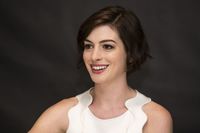 Anne Hathaway Sweatshirt #2453159