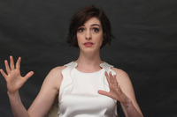 Anne Hathaway Sweatshirt #2469271