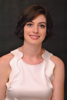 Anne Hathaway Sweatshirt #2493578