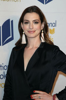 Anne Hathaway Sweatshirt #2860720