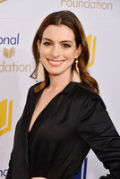 Anne Hathaway Sweatshirt #2860742