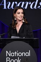 Anne Hathaway Sweatshirt #2860751