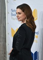 Anne Hathaway Sweatshirt #2860762