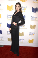 Anne Hathaway Sweatshirt #2910564