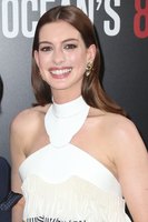 Anne Hathaway Longsleeve T-shirt #3272441