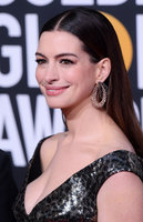 Anne Hathaway Longsleeve T-shirt #3719926