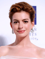 Anne Hathaway Longsleeve T-shirt #3719933