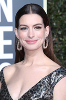 Anne Hathaway Longsleeve T-shirt #3720022