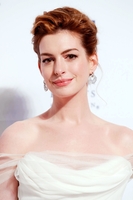 Anne Hathaway Longsleeve T-shirt #3720033