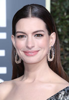 Anne Hathaway Longsleeve T-shirt #3720047